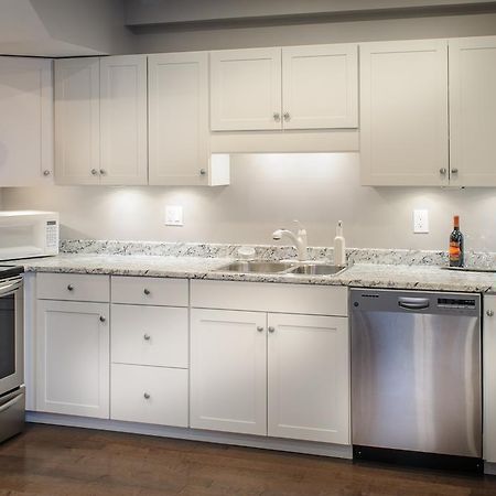 Moncton Suites - Apartments Across Georges Dumont Buitenkant foto