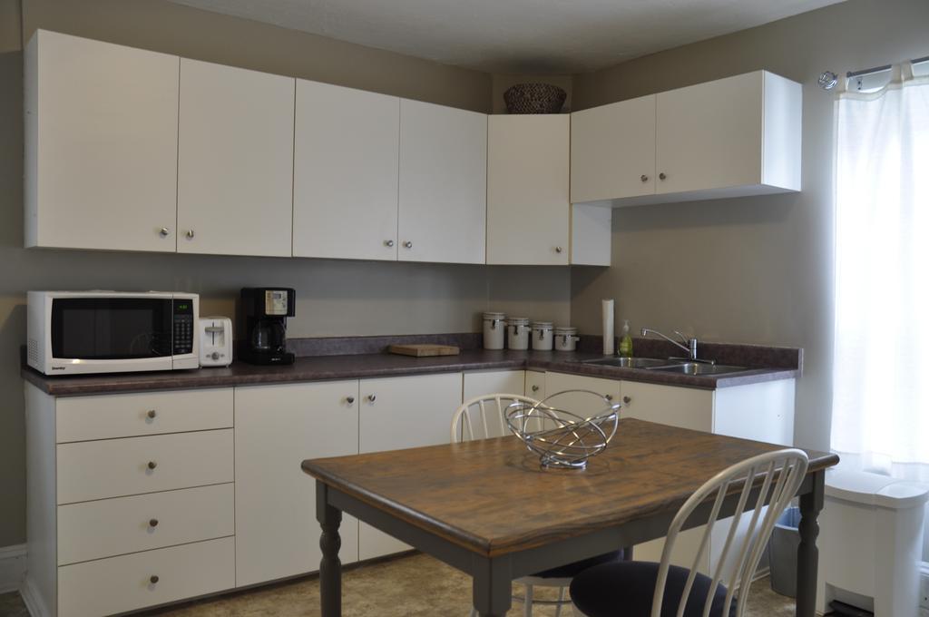 Moncton Suites - Apartments Across Georges Dumont Buitenkant foto
