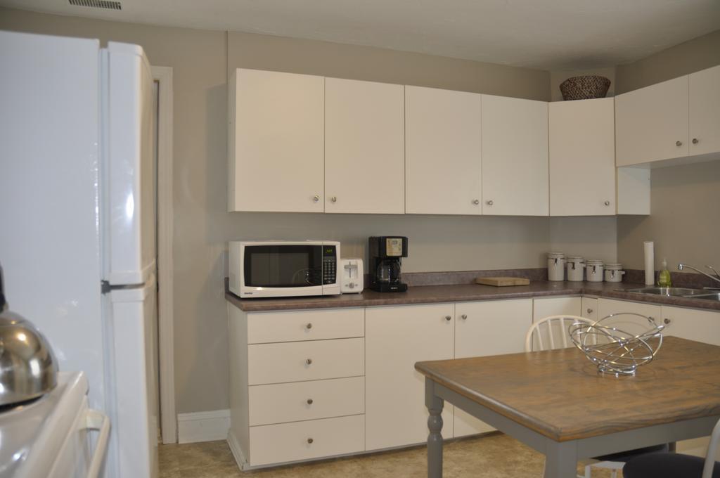 Moncton Suites - Apartments Across Georges Dumont Buitenkant foto