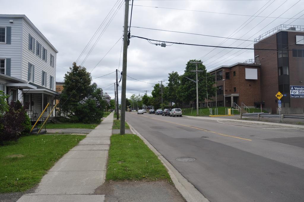 Moncton Suites - Apartments Across Georges Dumont Buitenkant foto