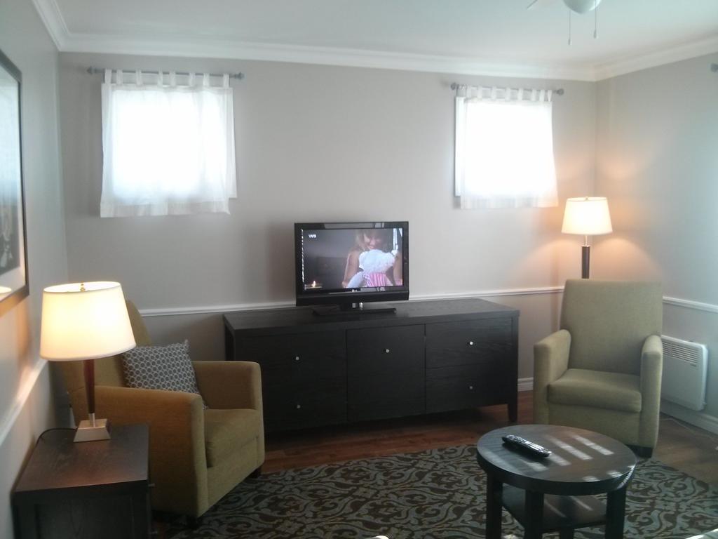 Moncton Suites - Apartments Across Georges Dumont Buitenkant foto