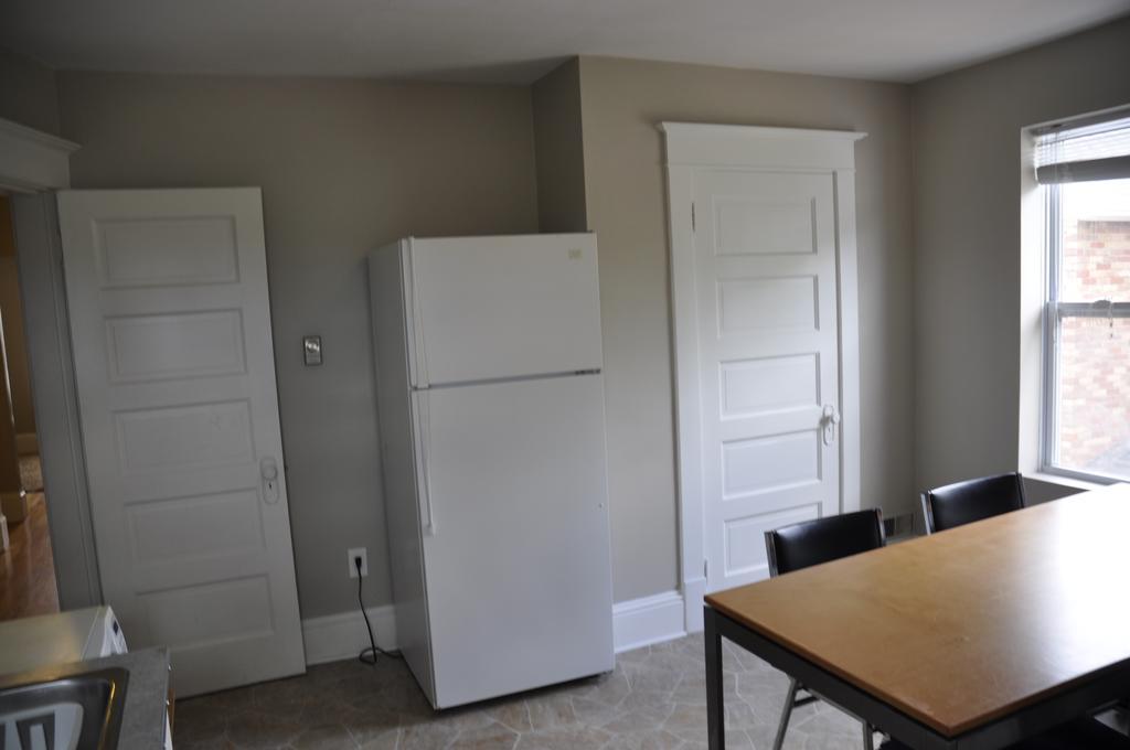Moncton Suites - Apartments Across Georges Dumont Buitenkant foto