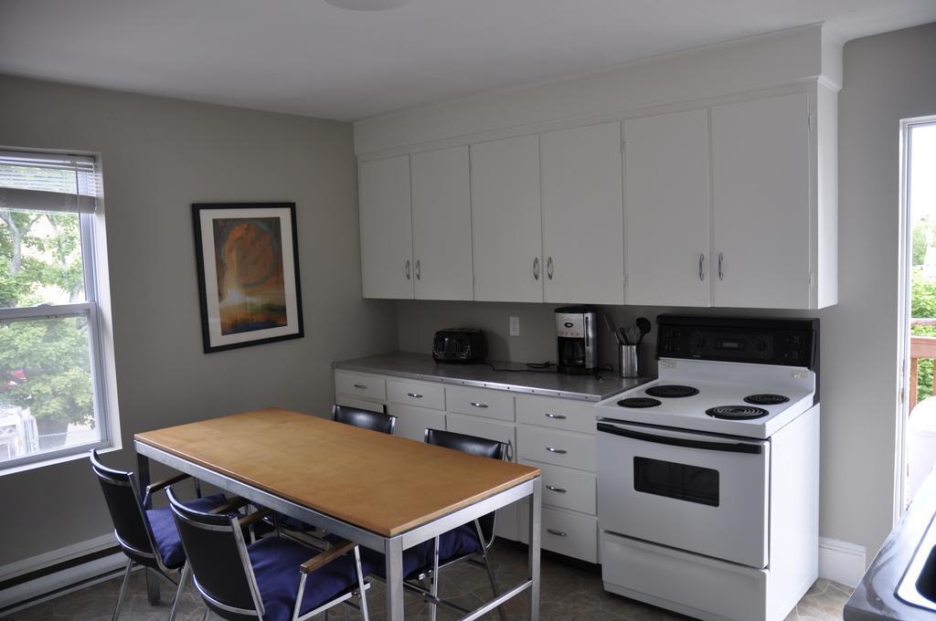 Moncton Suites - Apartments Across Georges Dumont Buitenkant foto