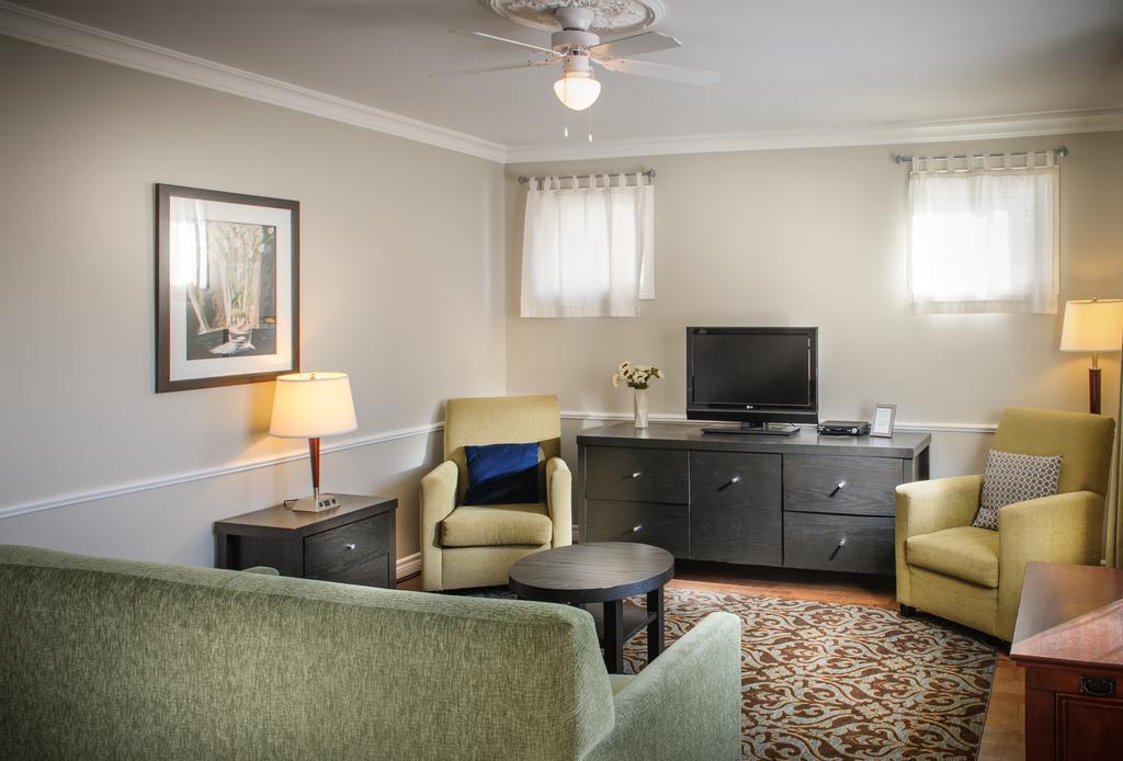 Moncton Suites - Apartments Across Georges Dumont Buitenkant foto