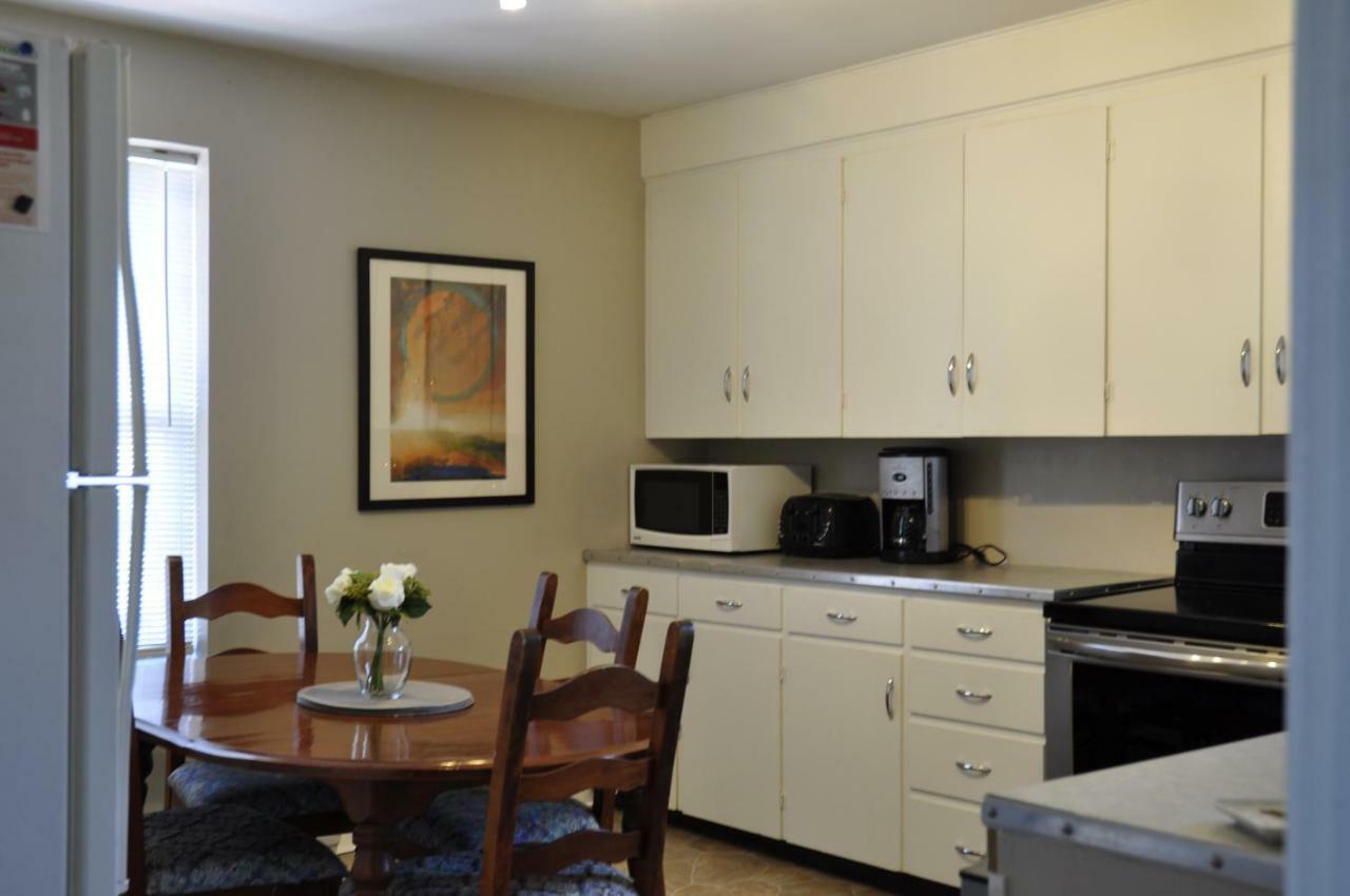 Moncton Suites - Apartments Across Georges Dumont Buitenkant foto