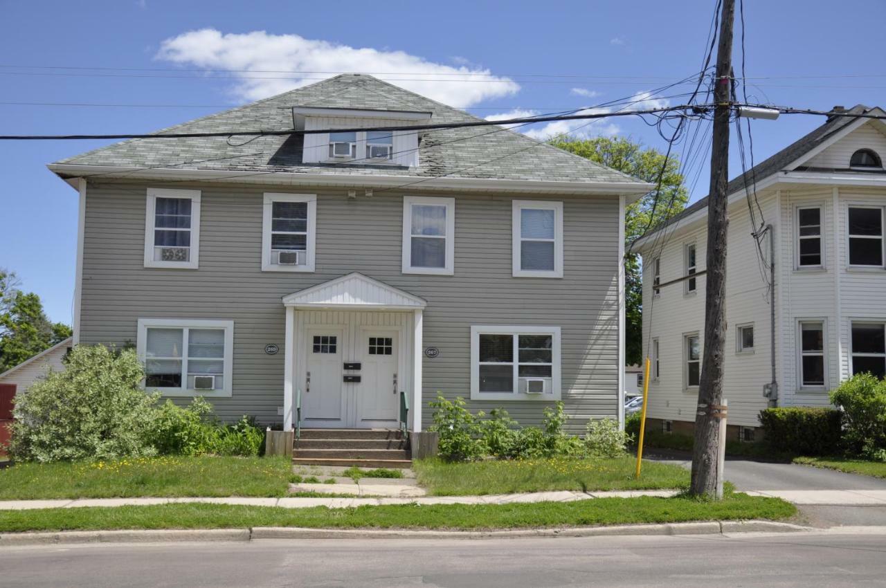 Moncton Suites - Apartments Across Georges Dumont Buitenkant foto