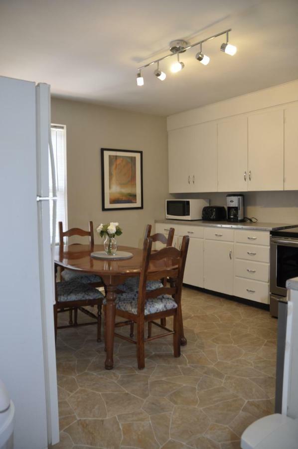 Moncton Suites - Apartments Across Georges Dumont Buitenkant foto